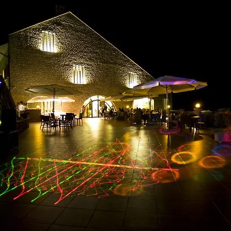 Montalbano Hotel فندق مونتالبانو إليكونا