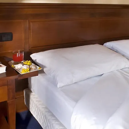 Montalbano Hotel 4* مونتالبانو إليكونا