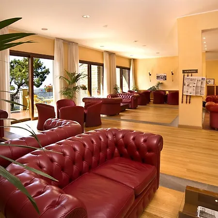 فندق Montalbano Hotel 4*